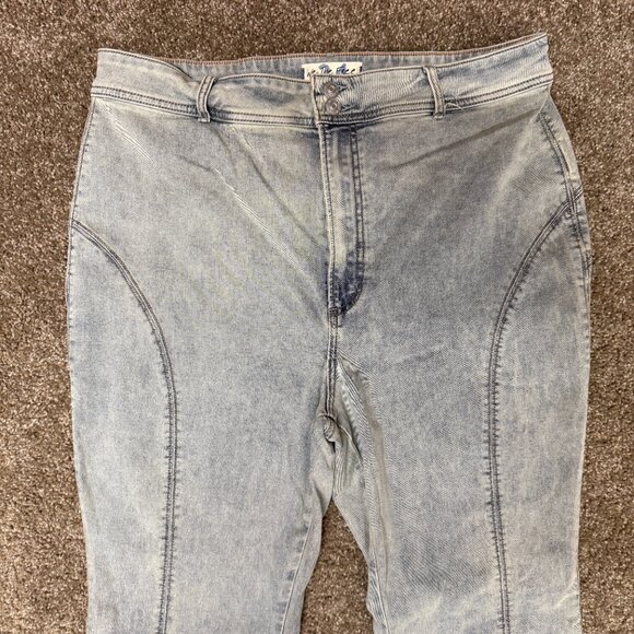 We The Free Crvy Flared Leg Jeans Womens 34 Light Blue Cotton Stretch Frayed Hem - Picture 2 of 16